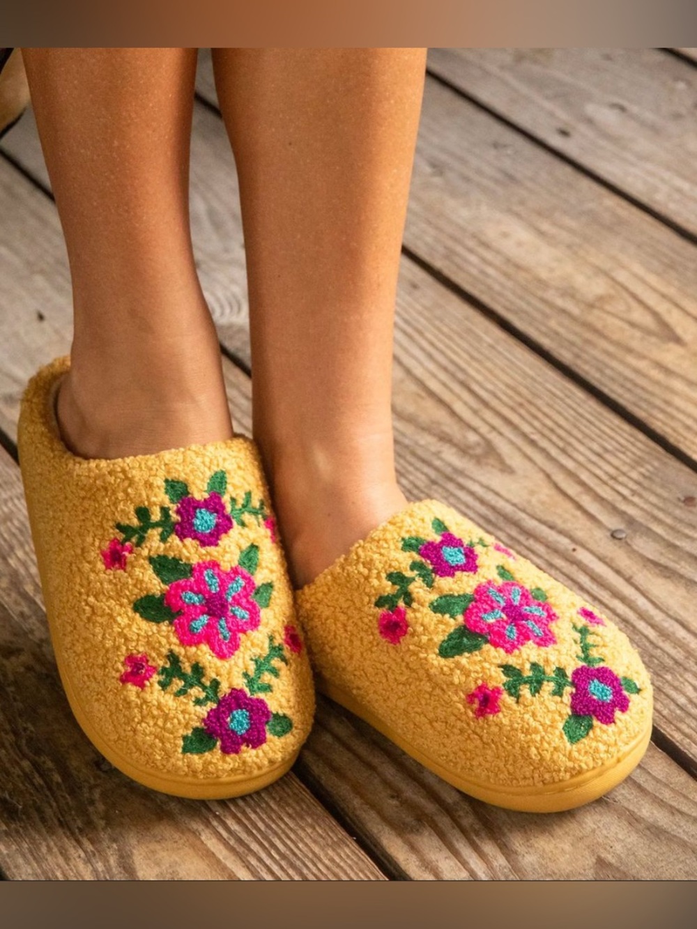 Natural Life Slippers Women’s Size Large (9-10) Yellow Floral Cozy NWT